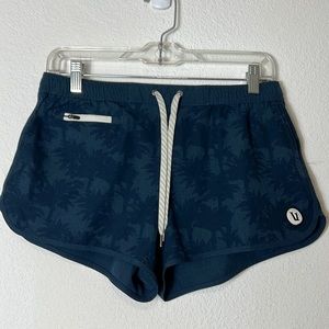 Vuori Clementine Short in Blue Floral Size M
